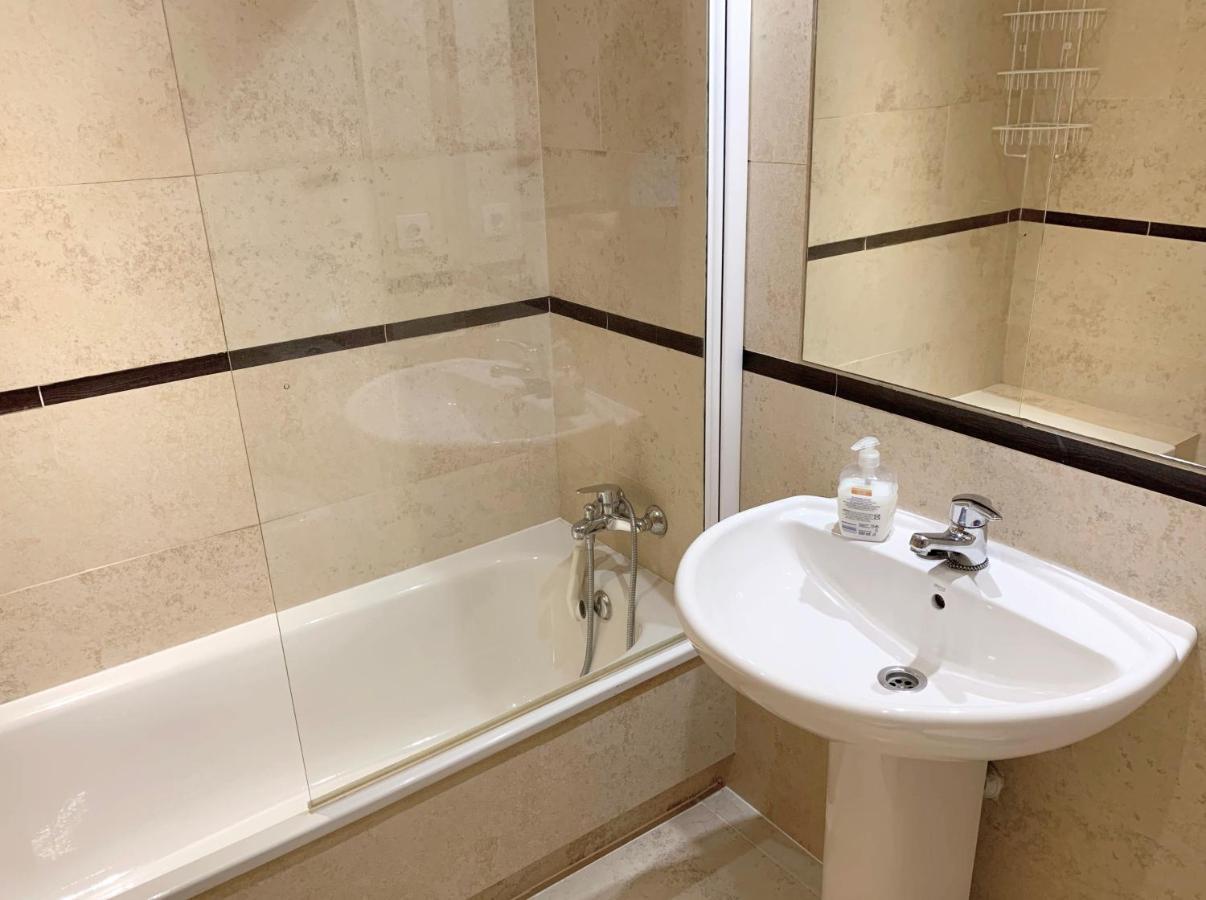 Salinas. Apartment For 4. Terrace/Parking/Pools/Gym/4Mins Beach Εστεπόνα Εξωτερικό φωτογραφία